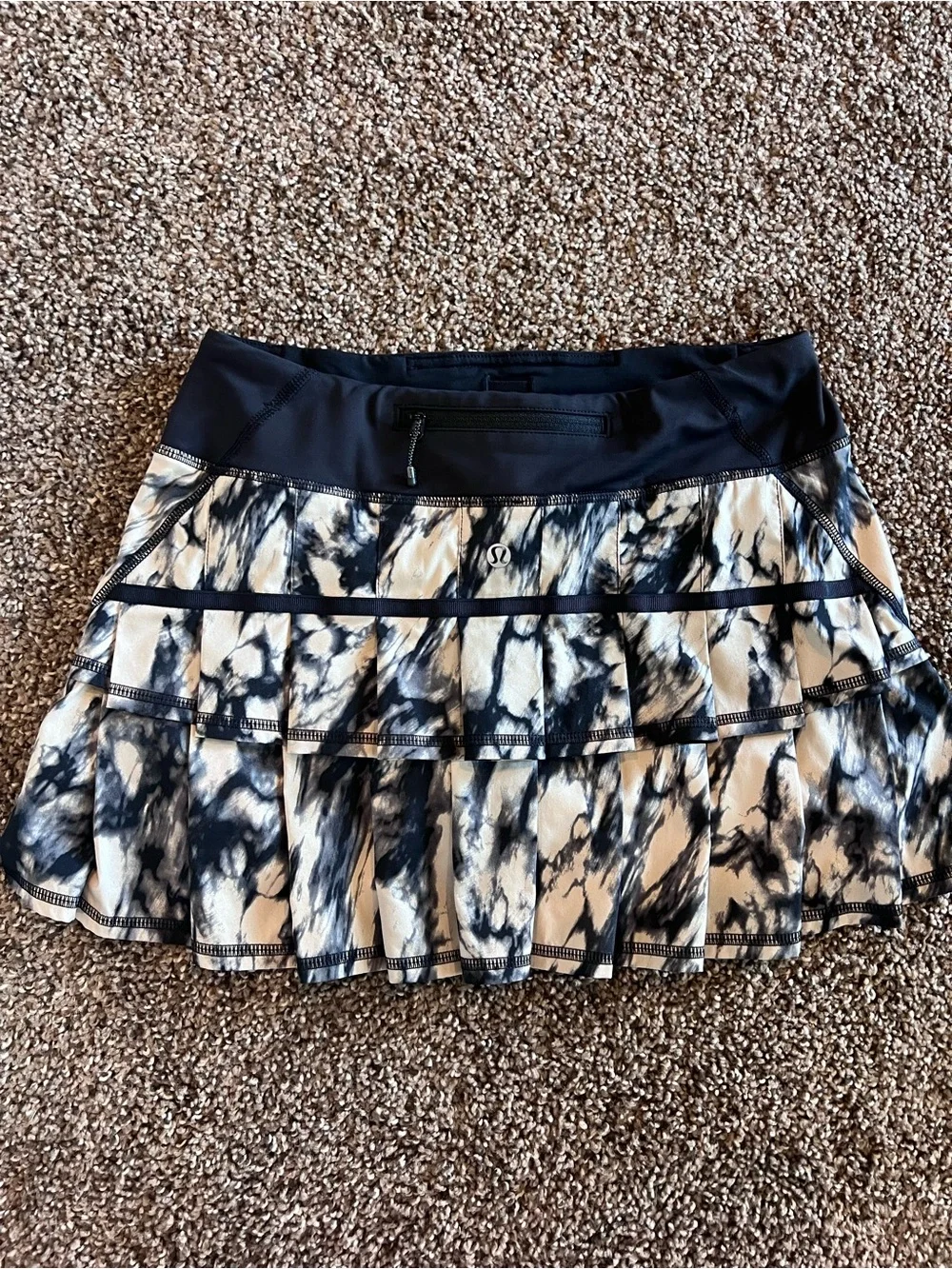 lululemon athletica Black and Cream Tie-Dye Active Skirt